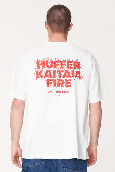 Huffer x Kaitaia Fire - MENS BLOCK TEE - ON FIRE (CHALK)