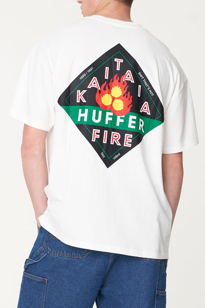 Huffer x Kaitaia Fire - MENS BLOCK TEE - KFH LOCK (CHALK)